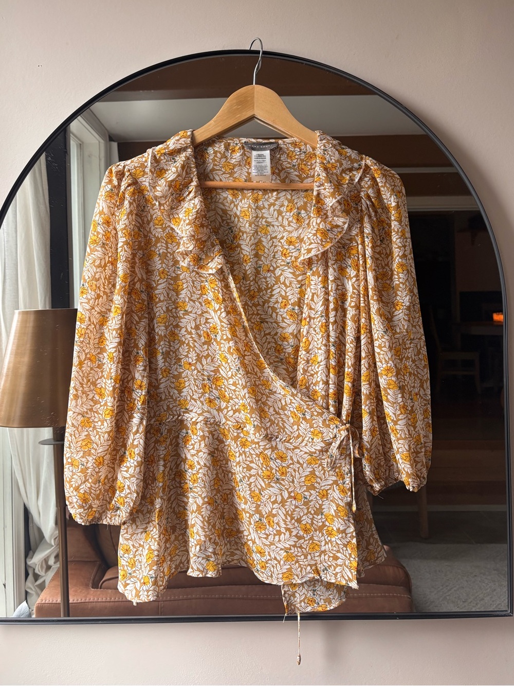 SANS SOUCI | floral wrap top | size large